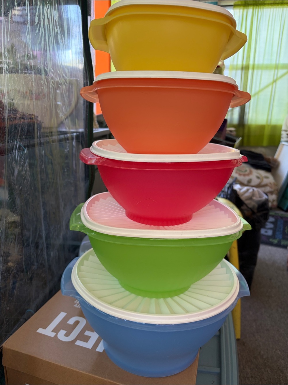 VTG 1980s Tupperware Servalier Nesting Bowl Set Complete 5-Pc Rainbow Stacker
